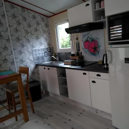 Le Village D'hotes Mobi-loft Cosy Sauna ,douche ,chromotherapie Oda ve Kahvaltı