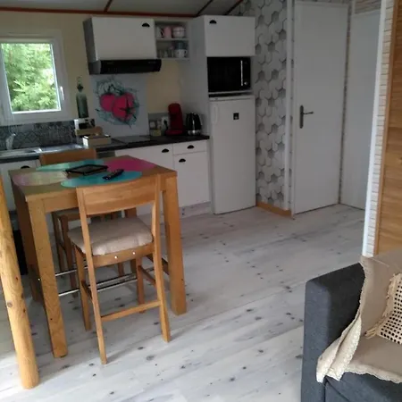 Le Village D'hotes Mobi-loft Cosy Sauna ,douche ,chromotherapie Oda ve Kahvaltı Arrest